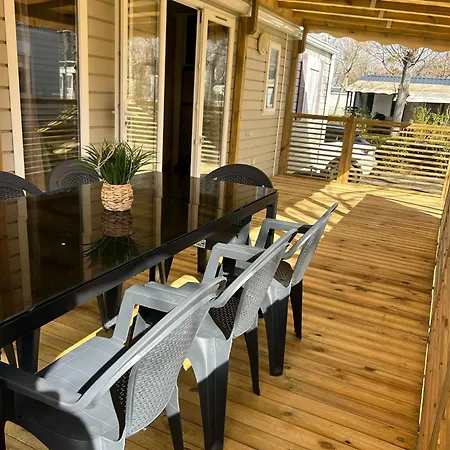 Mobilhome La Carabasse 40m2 6-8 Personnes * فيا