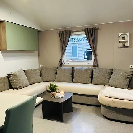 Mobilhome La Carabasse 40m2 6-8 Personnes مكان تخييم *