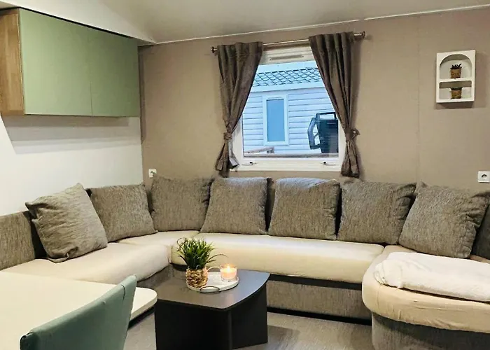 Mobilhome La Carabasse 40m2 6-8 Personnes Camping *