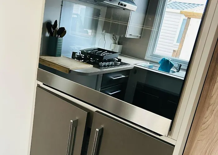 Mobilhome La Carabasse 40m2 6-8 Personnes * Vias